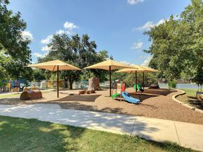 1201 W 39th 1/2 ST B, Austin TX 78756