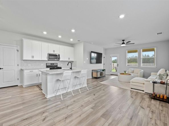 553 Longmount CV, Liberty Hill TX 78642