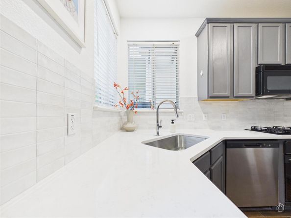 1819 Village Oak CT, Austin TX 78704