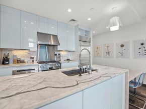 200 Congress Ave 33BB, Austin TX 78701