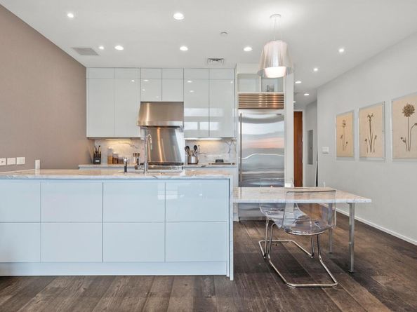 200 Congress Ave 33BB, Austin TX 78701