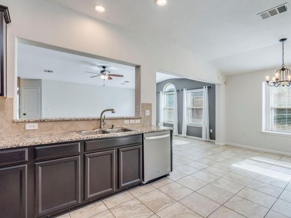 508 Alsatian LN, Leander TX 78641