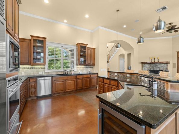 724 Stonewall Ridge LN, Austin TX 78746