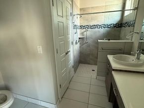 9704 Tall Tree LN 131, Austin TX 78748