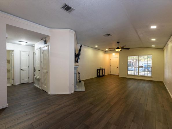 2604 Hutton LN, Leander TX 78641