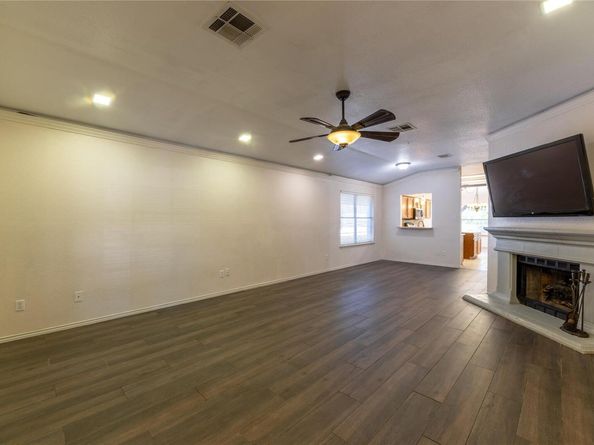 2604 Hutton LN, Leander TX 78641