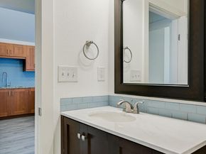 1311 E 52nd ST 2, Austin TX 78723