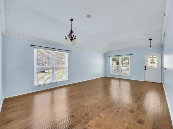 2103 Emmett PKWY, Austin TX 78728