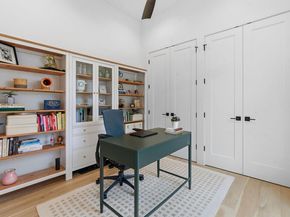 610 Amesbury LN A, Austin TX 78752