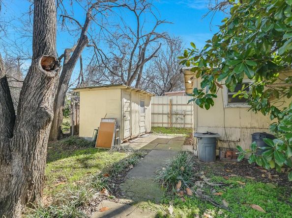 405 Montopolis DR, Austin TX 78741