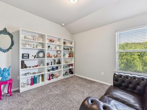908 Goldilocks LN, Manchaca TX 78652