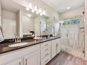 908 Goldilocks LN, Manchaca TX 78652
