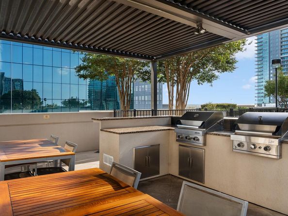 360 Nueces ST 1805, Austin TX 78701