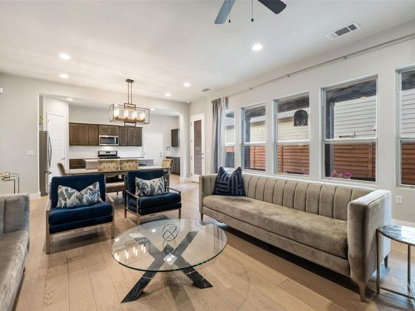1713 Arcilla ST, Austin TX 78741