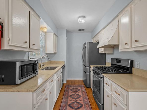 5300 Suburban DR, Austin TX 78745