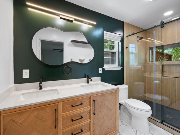 5300 Suburban DR, Austin TX 78745