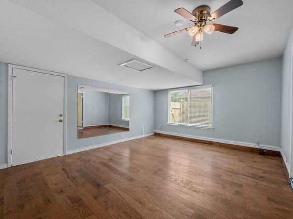 5300 Suburban DR, Austin TX 78745