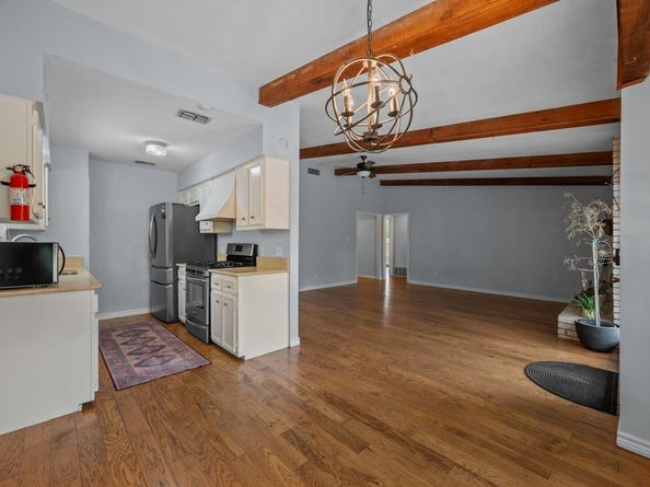 5300 Suburban DR, Austin TX 78745