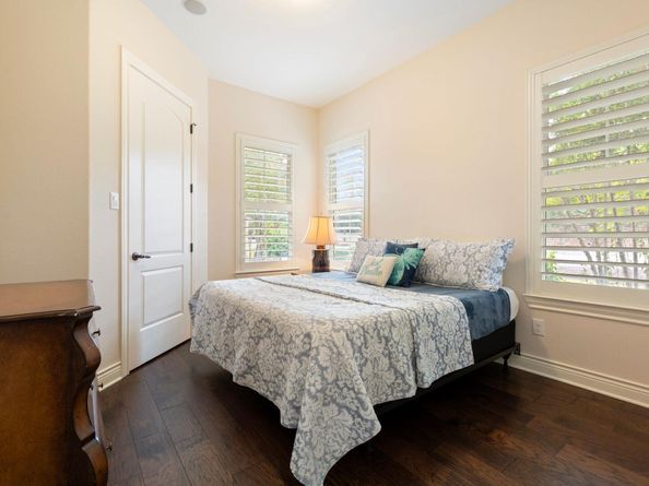 108 Rivalto CIR 5, Lakeway TX 78734