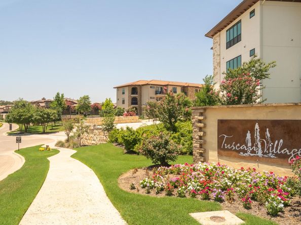 108 Rivalto CIR 5, Lakeway TX 78734