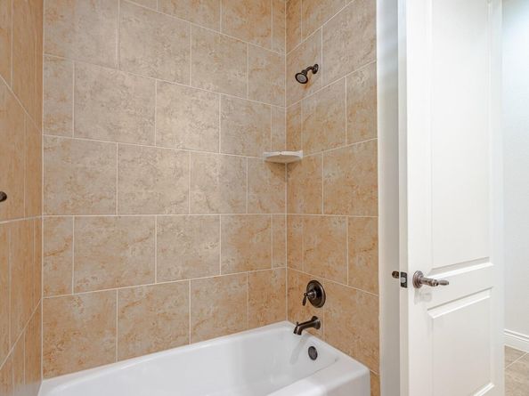 108 Rivalto CIR 5, Lakeway TX 78734