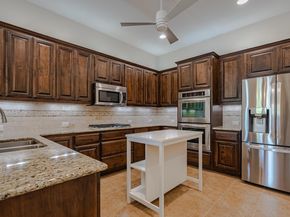 108 Rivalto CIR 5, Lakeway TX 78734