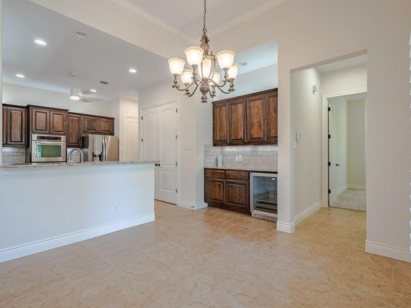 108 Rivalto CIR 5, Lakeway TX 78734