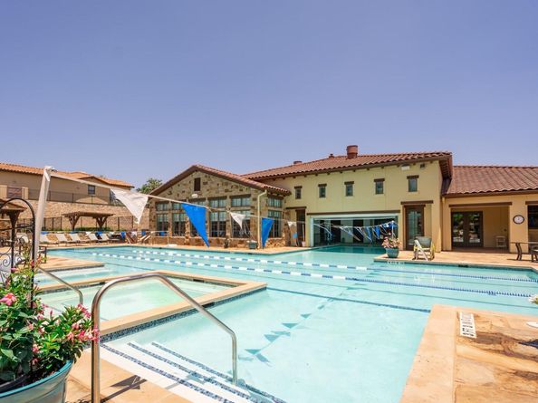 108 Rivalto CIR 5, Lakeway TX 78734