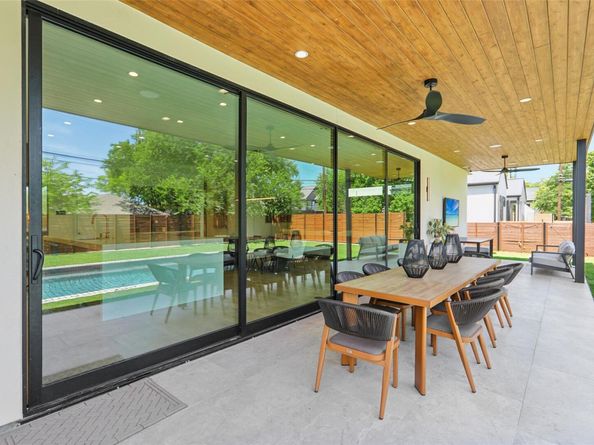 2010 Meadowridge DR, Austin TX 78704