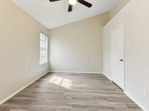 11404 Walnut Ridge DR 104, Austin TX 78753