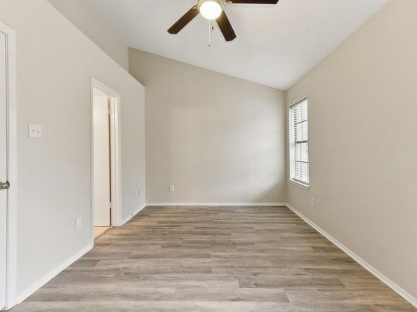 11404 Walnut Ridge DR 104, Austin TX 78753