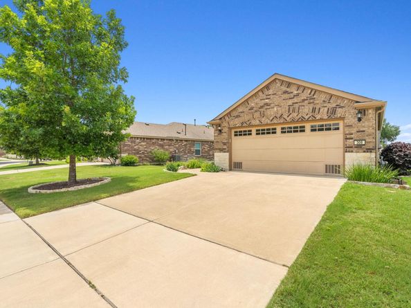 308 Holiday Creek LN, Georgetown TX 78633