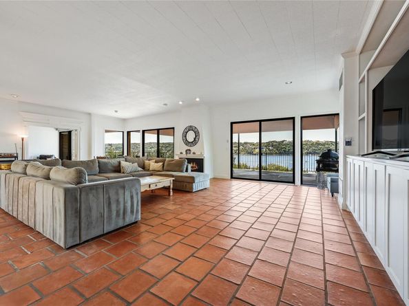 18703 Lakeland DR, Lago Vista TX 78645