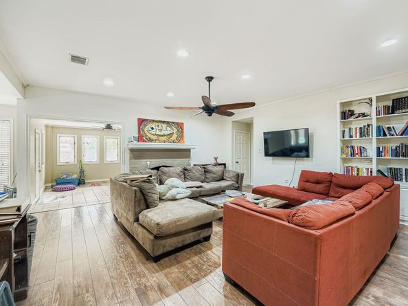 10705 Pinehurst DR, Austin TX 78747