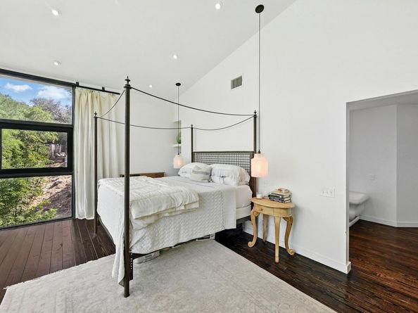1700 S 6th ST, Austin TX 78704