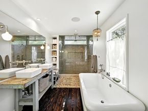 1700 S 6th ST, Austin TX 78704