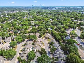 512 Eberhart LN 603, Austin TX 78745