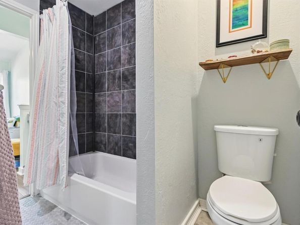 512 Eberhart LN 603, Austin TX 78745