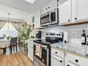 512 Eberhart LN 603, Austin TX 78745