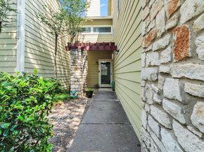 512 Eberhart LN 603, Austin TX 78745
