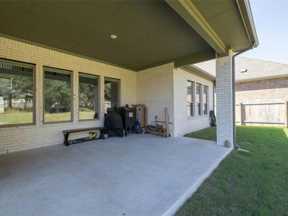 117 Peacevine LN, Liberty Hill TX 78642