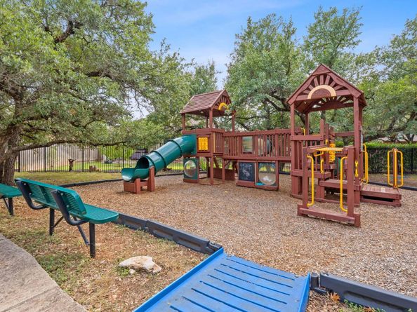 409 Fair Oaks DR, Georgetown TX 78628