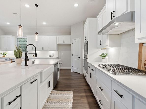 409 Fair Oaks DR, Georgetown TX 78628