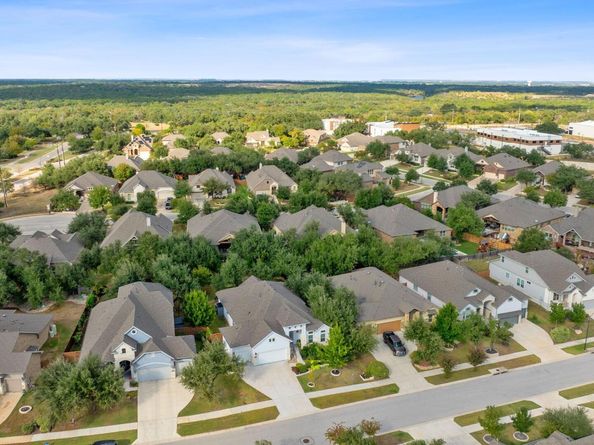 409 Fair Oaks DR, Georgetown TX 78628
