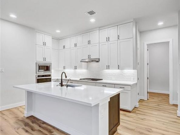 708 Great Lawn BND, Liberty Hill TX 78642