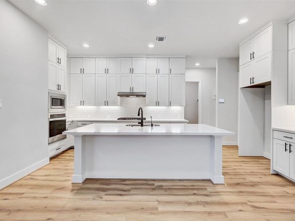 708 Great Lawn BND, Liberty Hill TX 78642