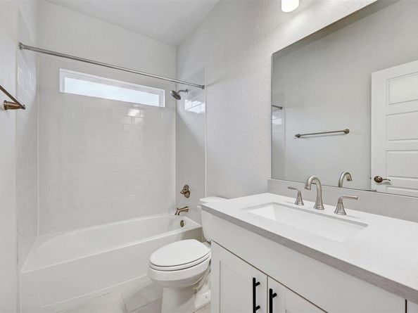 708 Great Lawn BND, Liberty Hill TX 78642