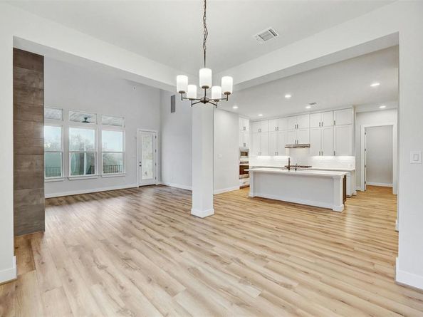 708 Great Lawn BND, Liberty Hill TX 78642