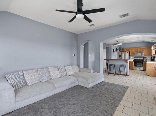 1635 Sundance DR, Round Rock TX 78665