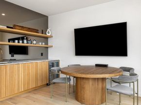 910 W Johanna ST, Austin TX 78704